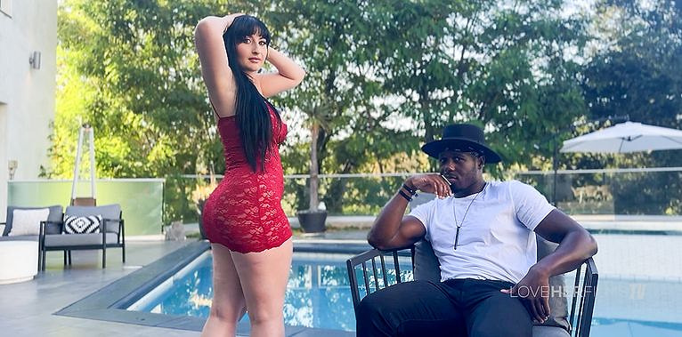 Behind The Scenes - Riding A Curvy Vixen