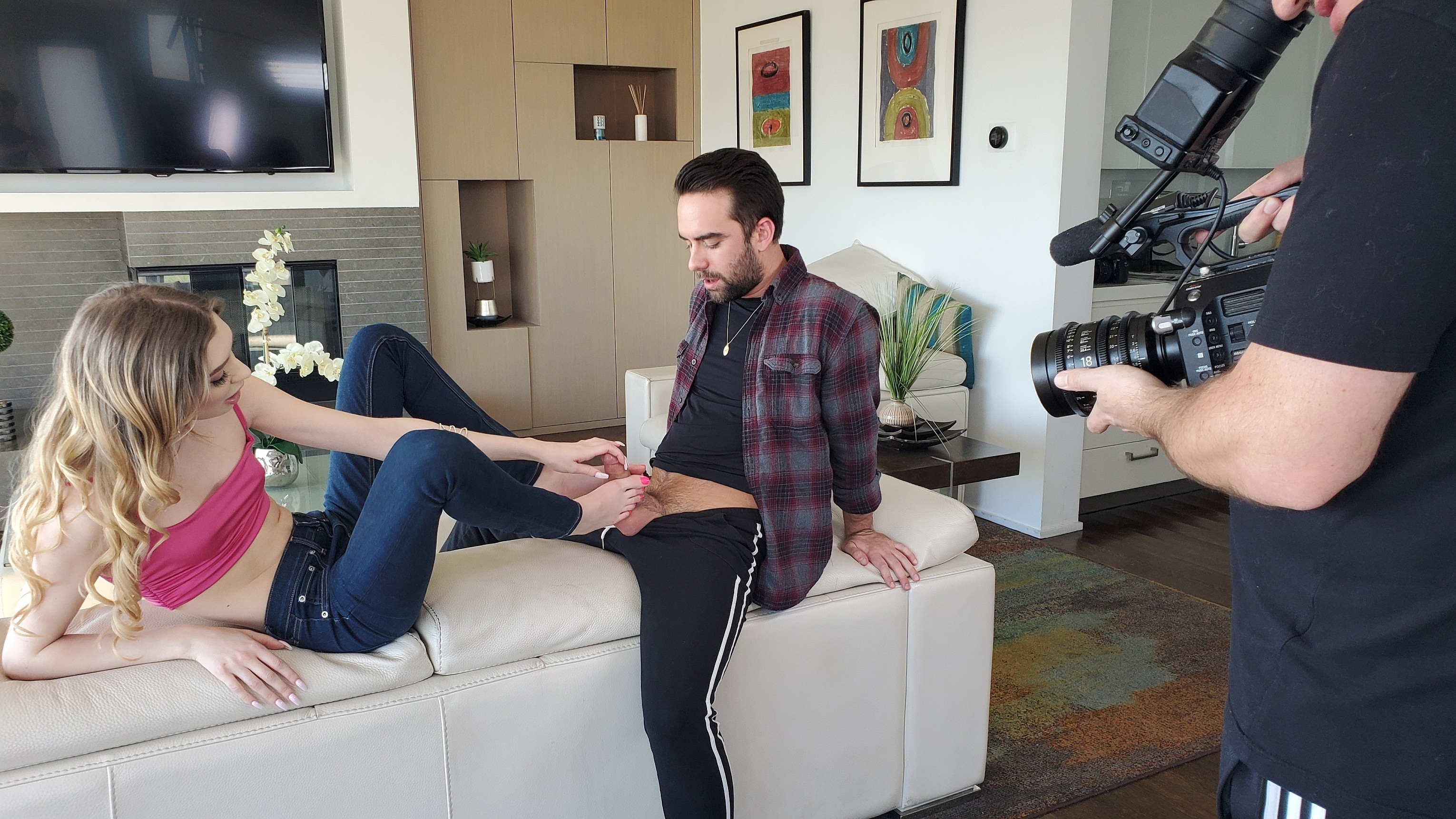 Mackenzie Moss (Behind The Scenes)