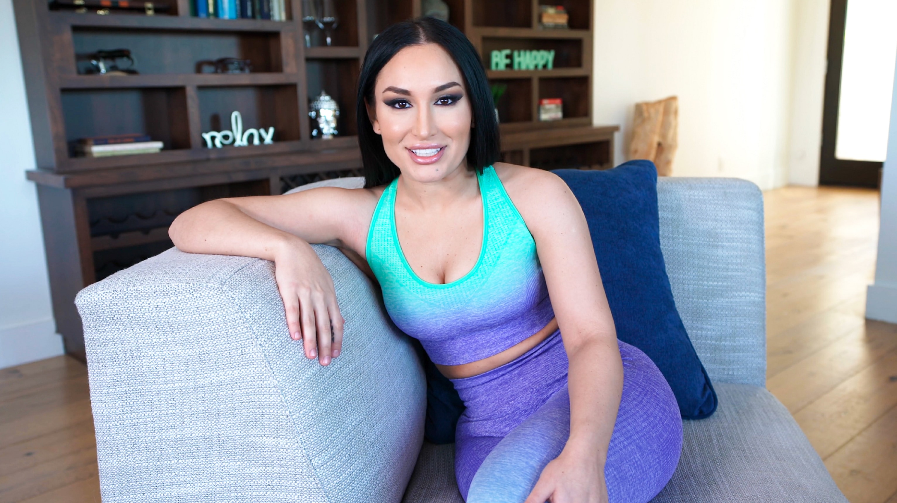Behind The Scenes - Girlfriendas Hot Sister