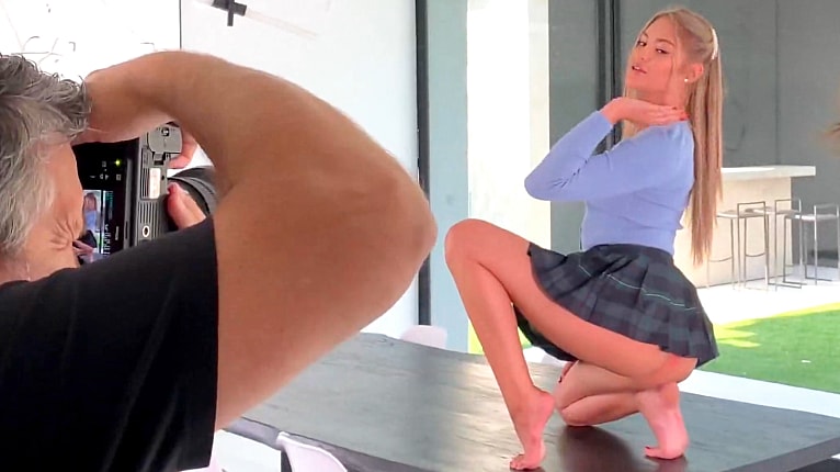 Behind The Scenes - I'd Like You To Play With My Feet